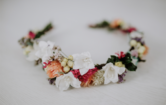 coronas de flores para novias